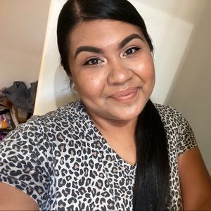 Meet your Posher, Ana